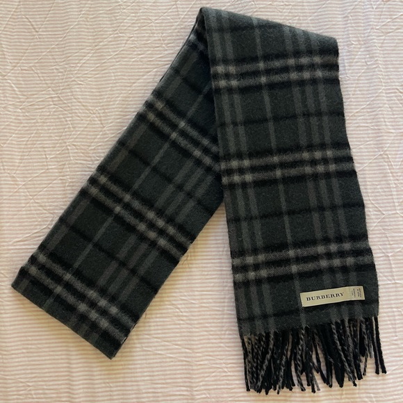 BURBERRY 100% CASHMERE SCARF - Picture 4 of 5